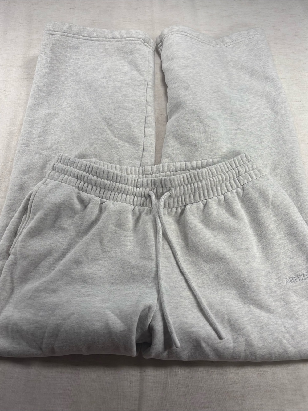 ARITZIA Women’s Light Gray Boyfriend Sweat Joggers